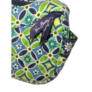Vera Bradley Retired Green Daisy Daisy Small Maggie Shoulder Bag Purse